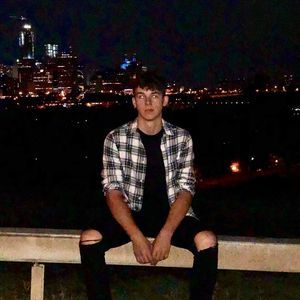 Meet your Posher, Logan